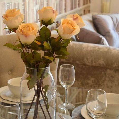 Luxury 2 Bed Apartment ウィットニー エクステリア 写真