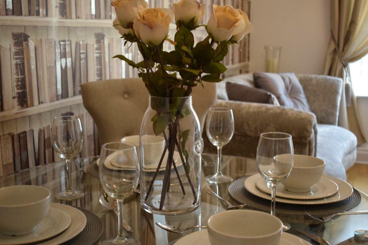 Luxury 2 Bed Apartment ウィットニー エクステリア 写真