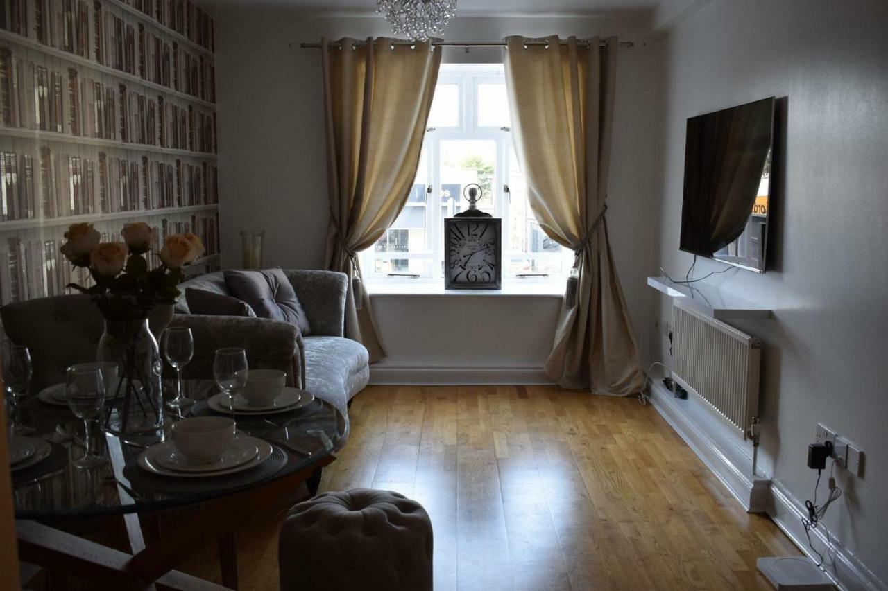 Luxury 2 Bed Apartment ウィットニー エクステリア 写真