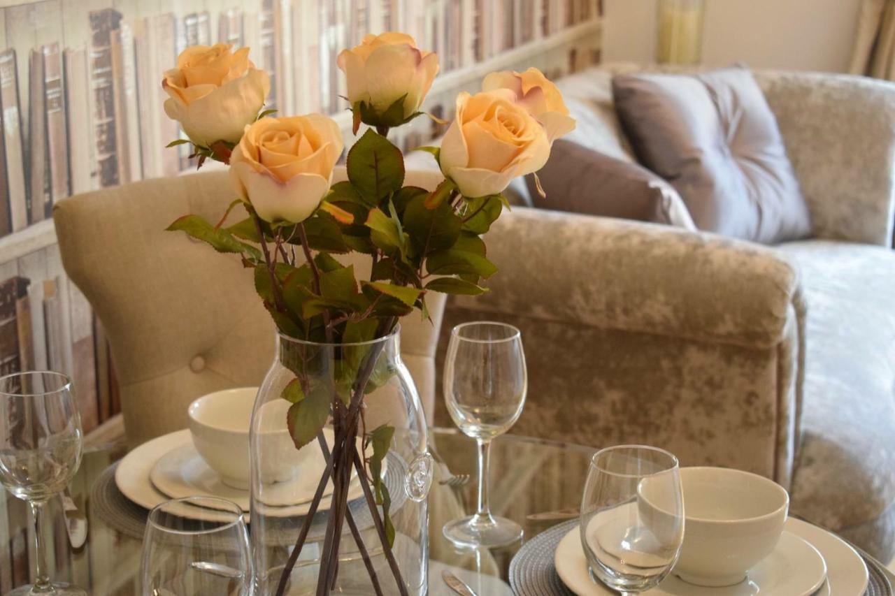 Luxury 2 Bed Apartment ウィットニー エクステリア 写真