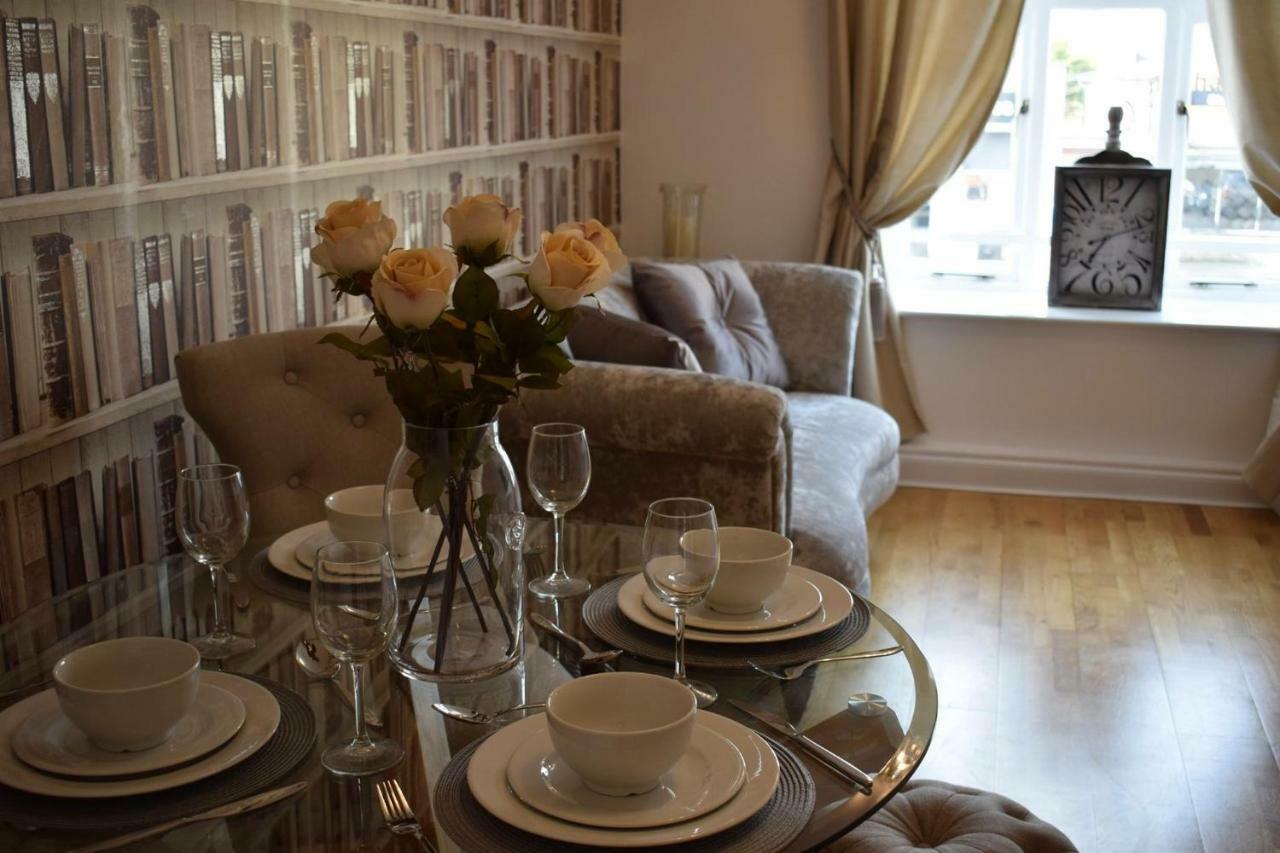 Luxury 2 Bed Apartment ウィットニー エクステリア 写真