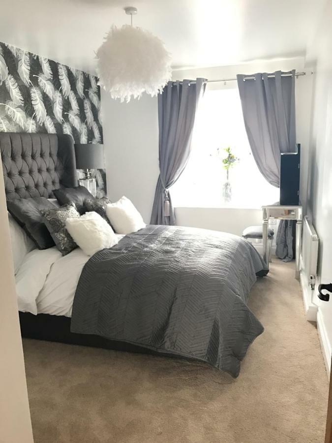 Luxury 2 Bed Apartment ウィットニー エクステリア 写真