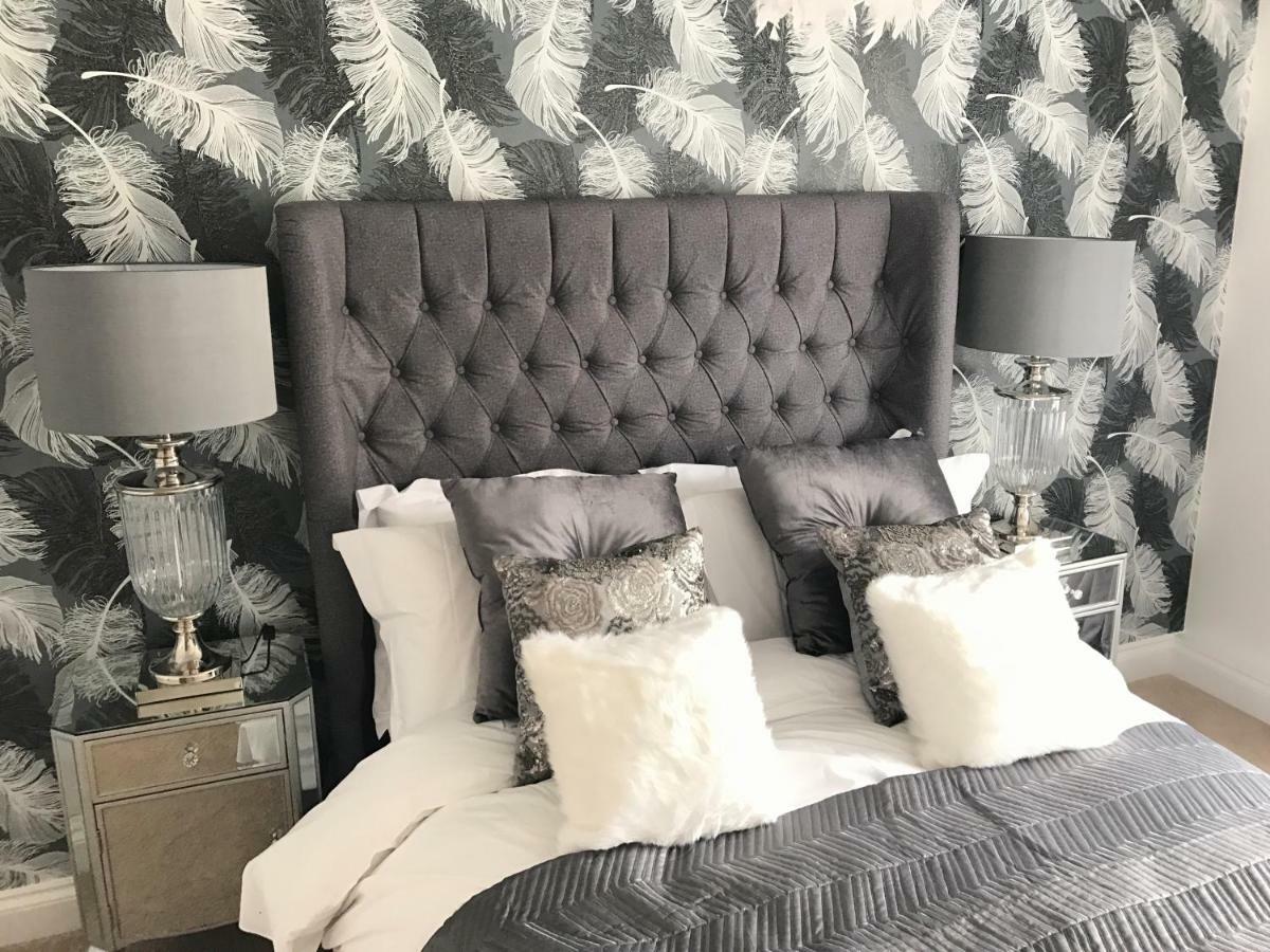 Luxury 2 Bed Apartment ウィットニー エクステリア 写真