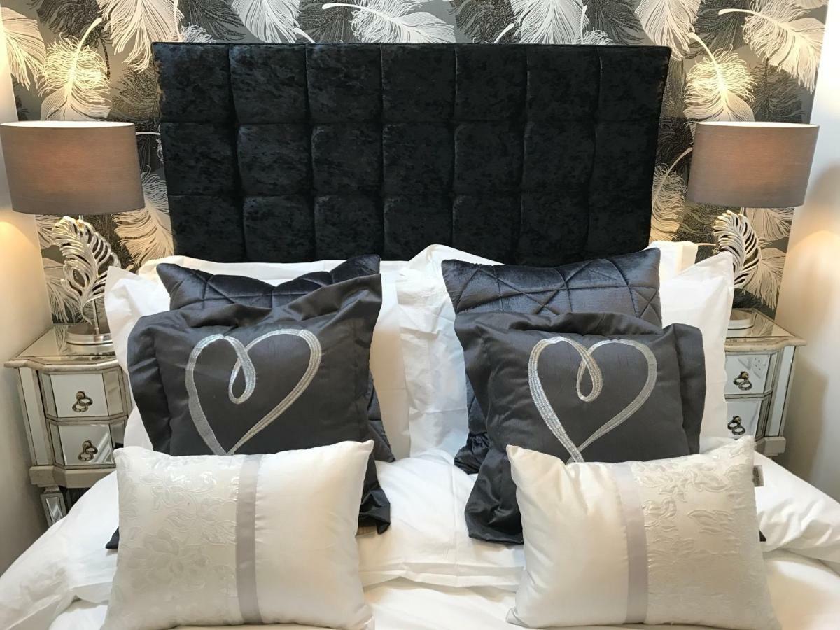 Luxury 2 Bed Apartment ウィットニー エクステリア 写真