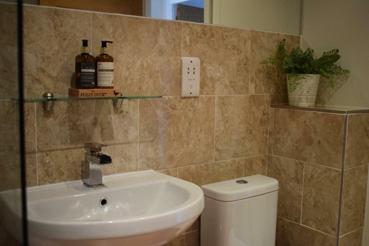 Luxury 2 Bed Apartment ウィットニー エクステリア 写真