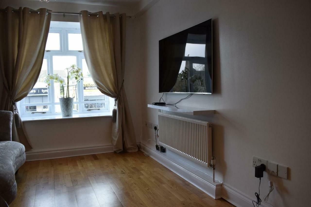 Luxury 2 Bed Apartment ウィットニー エクステリア 写真