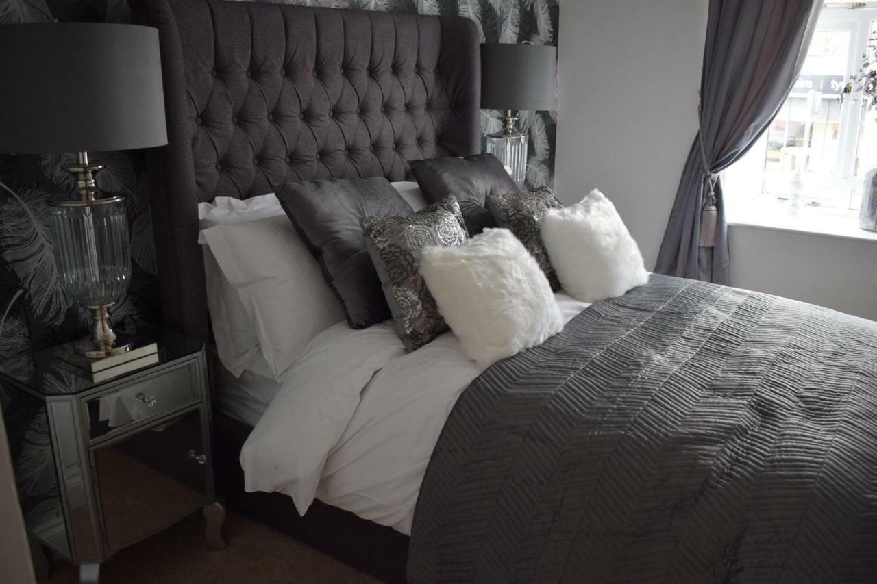 Luxury 2 Bed Apartment ウィットニー エクステリア 写真