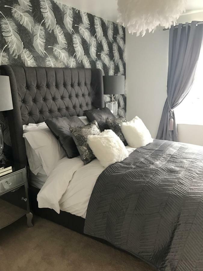 Luxury 2 Bed Apartment ウィットニー エクステリア 写真